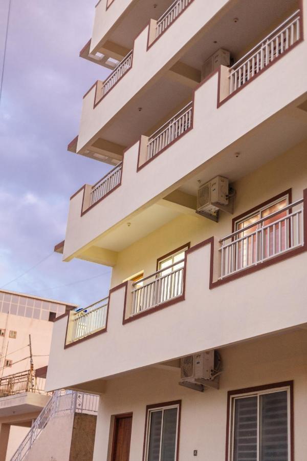 Misty Meridian Serviced Apartments Bangalore Buitenkant foto