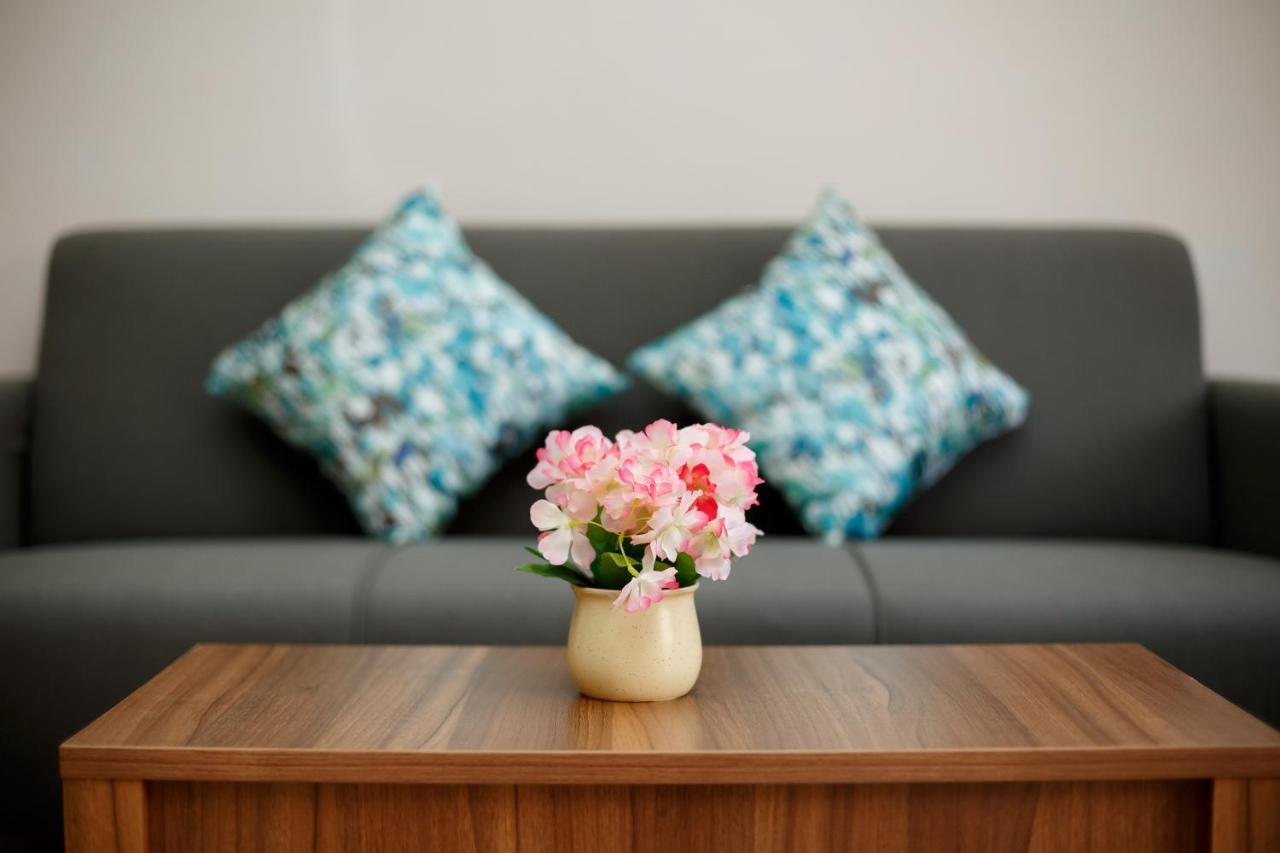 Misty Meridian Serviced Apartments Bangalore Buitenkant foto